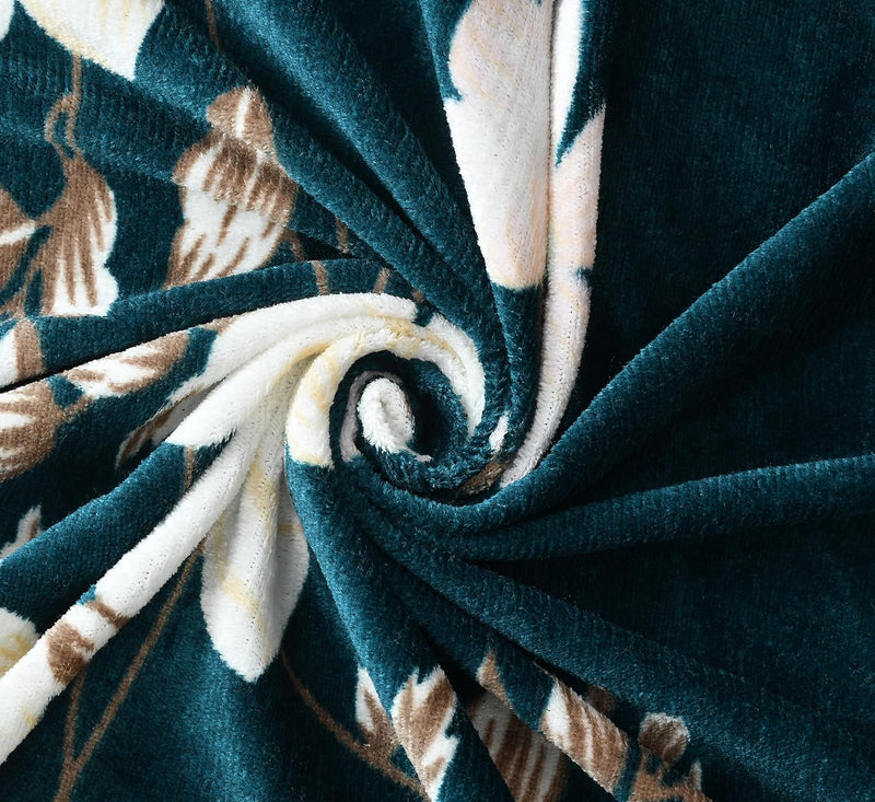 TIB Presents Flannel Warm Diwan Cover Set, 1 Single Bedsheet (60 x 90 inch), 5 Pillows (16 x 16 inch), 2 Bolster Covers (16 x 32 inch) (Triangle Black)