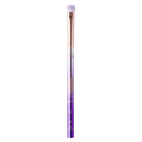essence Disney Villains Ursula eyeshadow brush