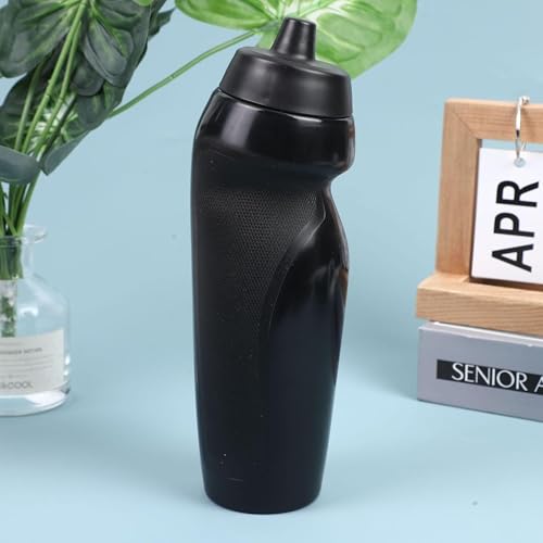 20oz Squeeze Sports Water Cup (600ml) - Ergonomic, Ideal for Gym, Football, Mountain Bike (Black)