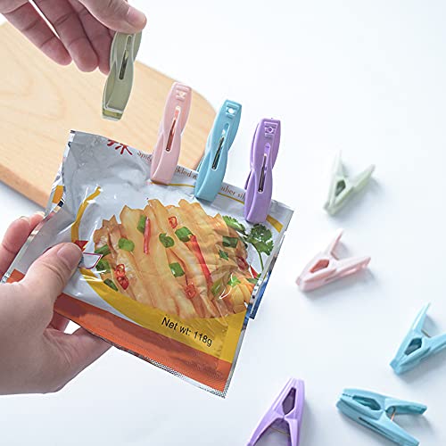 CHAYA 30Pcs Clothes Pegs with Plastic Basket, Multi-Purpose Resistant Laundry Clothes Pin Clips with Sturdy Springs for Outdoor Clothesline Food Bag(Random Color)