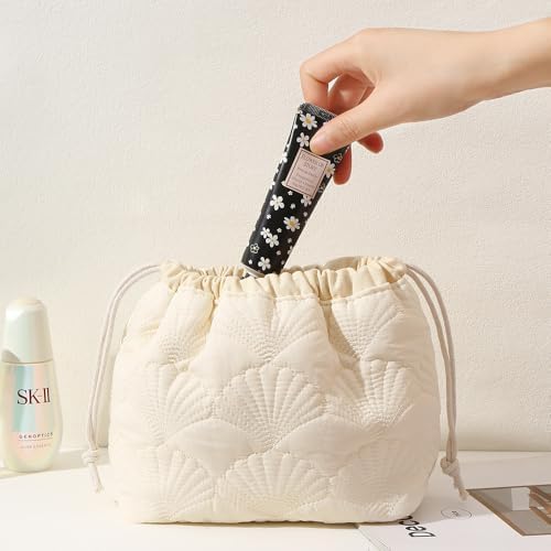 Quilted Cotton Makeup Pouch, Coquette Quilted Toiletry Bag for Women and Girls, Floral Coquette Organizer Bag, Aesthetic Travel Cosmetic Bags (White Shells Drawstring)