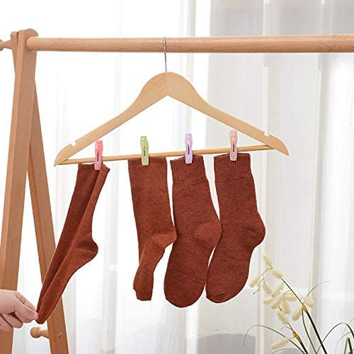 CHAYA 30Pcs Clothes Pegs with Plastic Basket, Multi-Purpose Resistant Laundry Clothes Pin Clips with Sturdy Springs for Outdoor Clothesline Food Bag(Random Color)