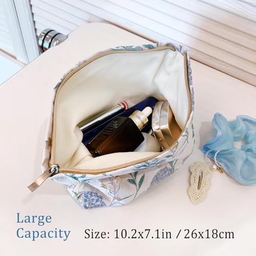 SYOSI Makeup Bag for Women, Cosmetic Pouch Travel Makeup Bag Large Capacity Canvas Makeup Bag Makeup Organizer Bag with Zipper for Women and Girls (Leopard)