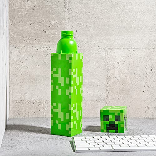 Zak Designs Minecraft Creeper Square Shaped Water Bottle with Screw-on Lid, Durable Material Water Bottle Has Break Resistant Design (22oz, Plastic, Non BPA)