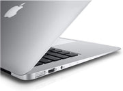 Apple MacBook Air, 33 cm (13 Zoll), 1,8 GHz Intel Core i5 Dual-Core-Prozessor, 8 GB RAM, 128 GB SSD, Mac OS, Silber, MQD32LL/A (erneuert) (Renewed)