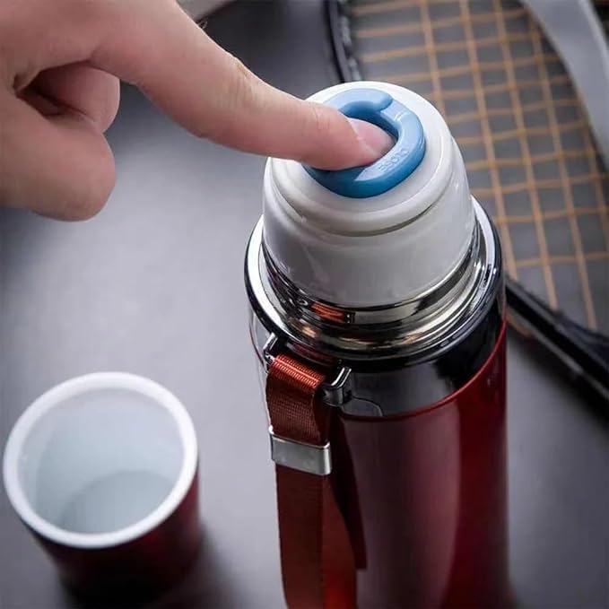 Water Bottle 600ML Stainless Steel Water Bottle, Leak-proof Lock, Food-grade Material, Stylish Design,Double Wall, Ideal For School Office Travel Outdoor Activities Sports Camping (RED)