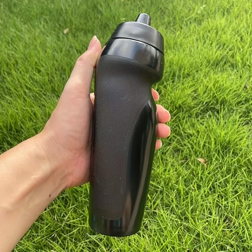 20oz Squeeze Sports Water Cup (600ml) - Ergonomic, Ideal for Gym, Football, Mountain Bike (Black)