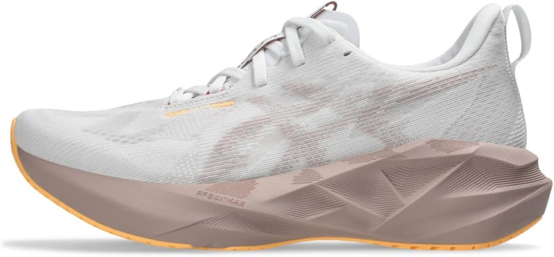 NOVABLAST 5 womens Sneaker - White/Fawn