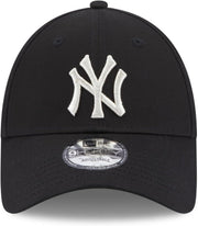 New York Yankees MLB Metallic Logo Black 9Forty Adjustable Women's Cap - BLACK