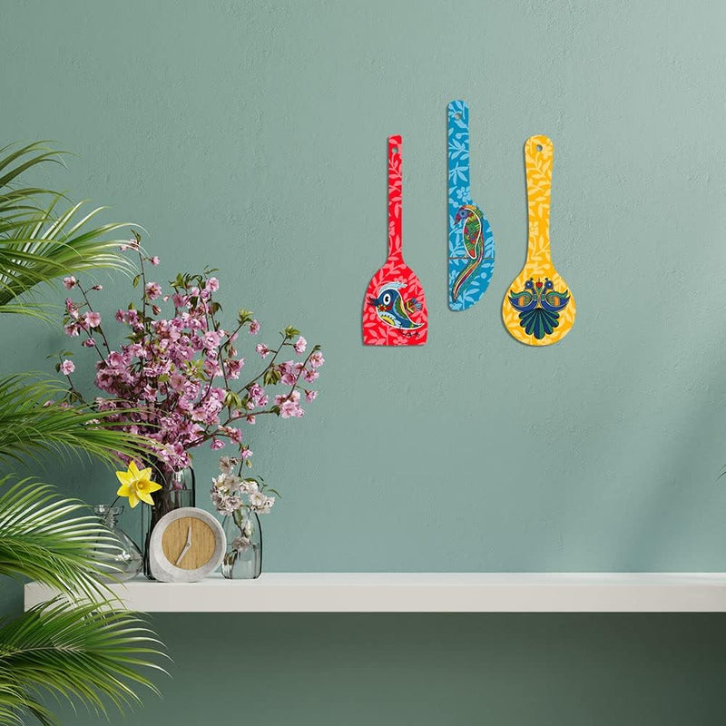Artvibes Rajasthani Culture Wooden Wall Hanger for Home | Office | Living Room | Gift | Modern Decoration Items | Kitchen Wall Decor | Home Decor Hanging Items (WH_5012N), Set of 3