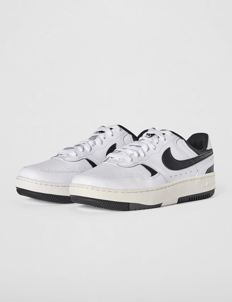 Nike Women's Gamma Force Sneaker