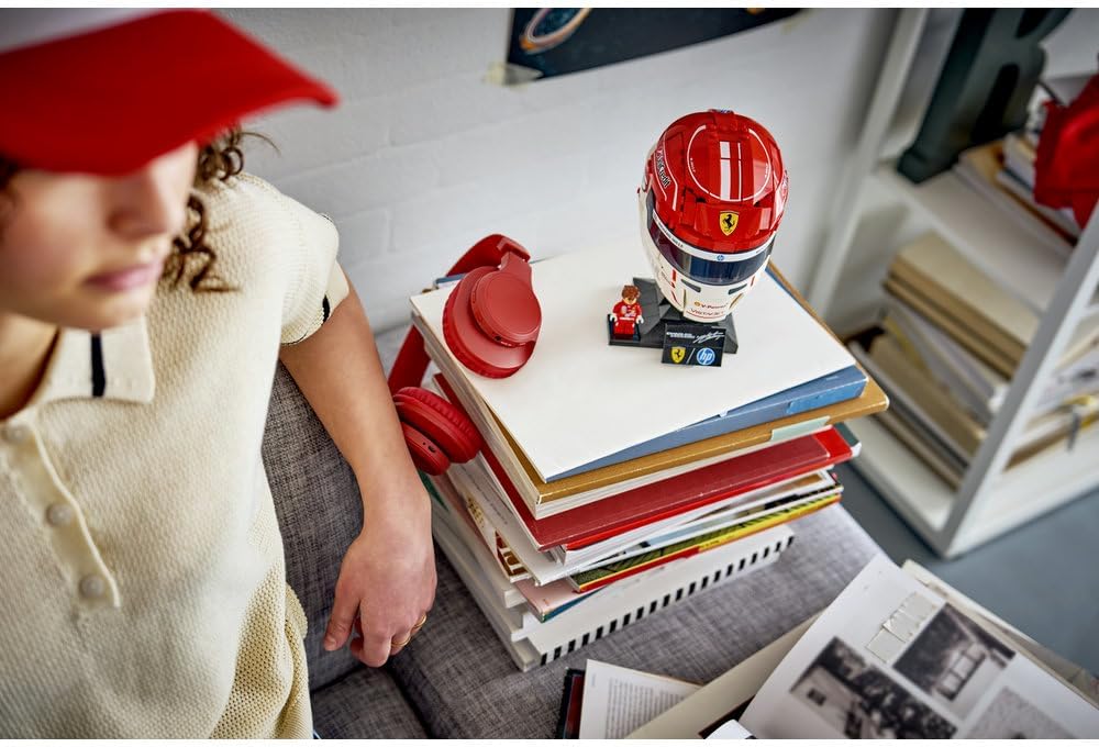 Editions Scuderia Ferrari HP Charles Leclerc Helmet - F1 Merchandise - Display Model Kit w/Collectible Minifigure - Gift for 14+ Year Old Boys & Adult Motorsport Fans - 43014