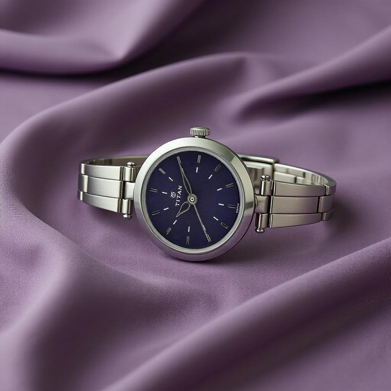 Karishma Analogue Round Blue Dial Stainless Steel Strap Watch for Women- 2574SM01