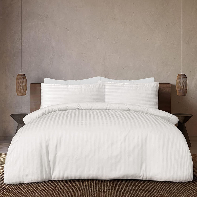 Easy Living Stripe 3Pcs Duvet Cover Set 220x240 cm with 2 Pillow Cases; White Size: Double - 240x260 White