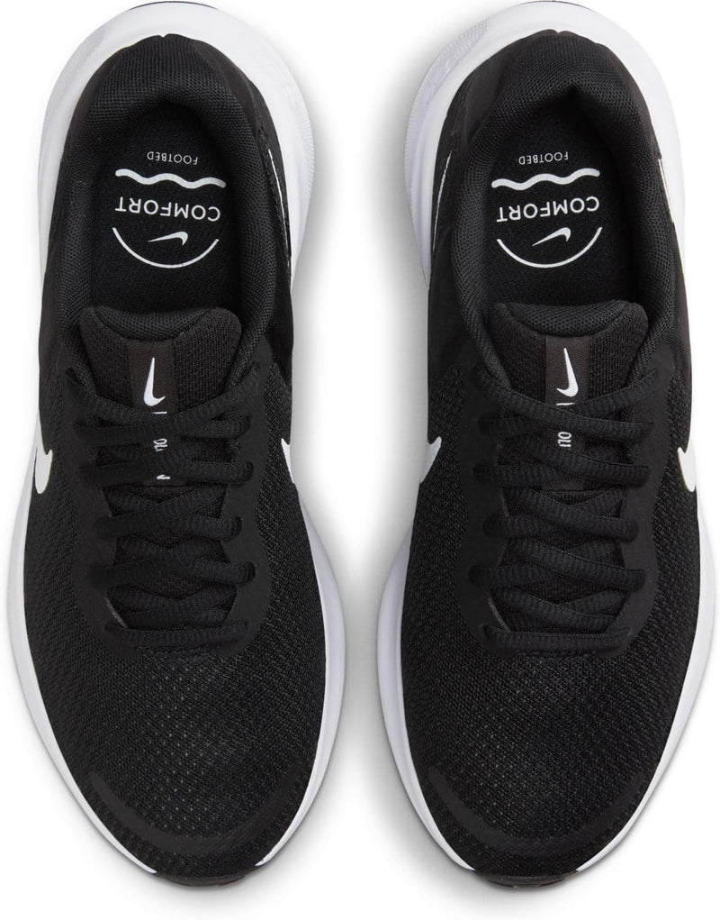 NIKE Women's Revolutin 7 Sneaker