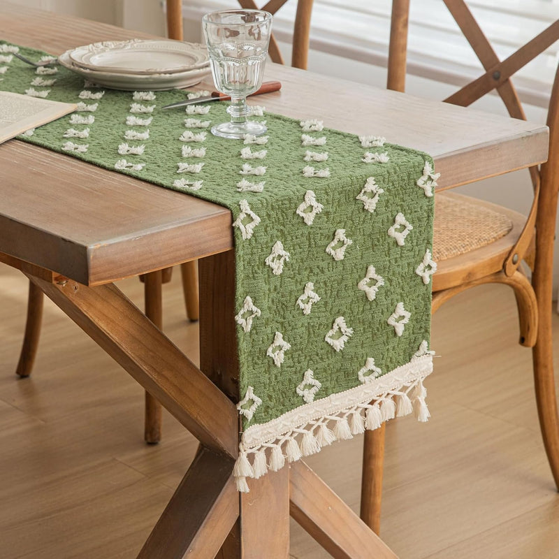 Azonee Bohemian Table Runner, Kitchen Table Decoration, Handmade Tassel Embroidered Small Table Runner Suitable for Indoor Outdoor Home Farmhouse Decoration, Christmas Decoration(Green)