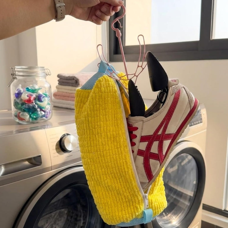 Premium Shoe Washing Bag with 2 Adjustable Shoe Trees & Hanging Hook Reusable Mesh Laundry Bag for Sneakers, Sports Shoes & Casual Footwear Protects Shape During Machine Wash