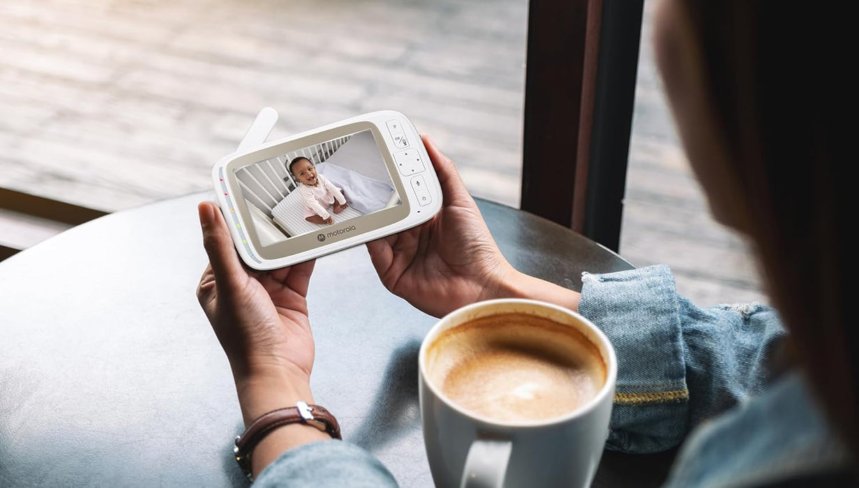 Motorola Nursery Baby 501278604014 Comfort 85 Connect Video Baby Monitor with Pan and Zoom Function, Wi-Fi, 5.0 Inch Colour Display, Infrared Night Vision, 2-Way Audio and Temperature Sensor, White