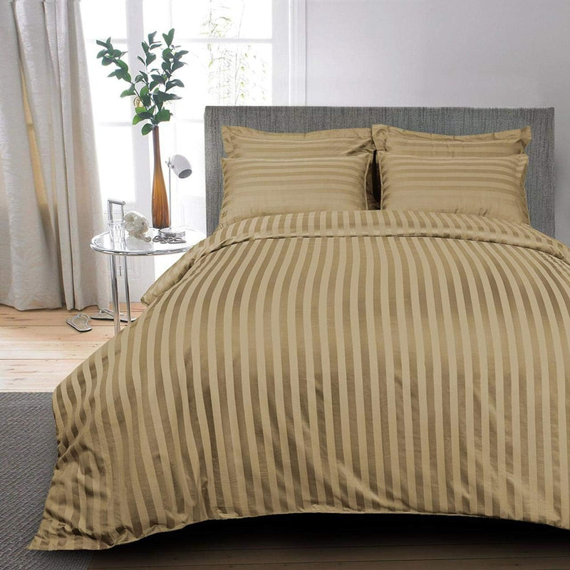 Easy Living Stripe 3Pcs Duvet Cover Set 220x240 cm with 2 Pillow Cases; White Size: Double - 160x220 Brown