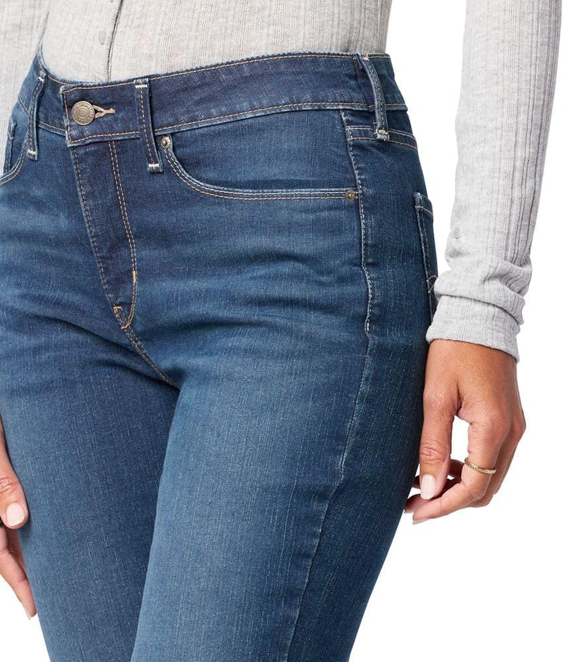 Signature by Levi Strauss & Co. Gold womens Curvy Totally Shaping Straight Jeans (Standard and Plus) Jeans