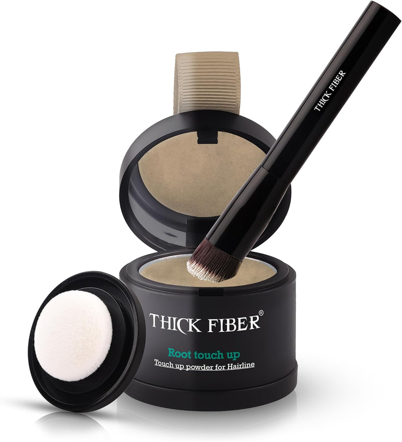 THICK FIBER Root Touch Up & Hairline Powder for Grey Root Coverage & Thin Hair Water & Sweat Resistant with Precise Brush Hair Loss Concealer for Roots, Bald Spots & Fill-In (Dark Brown) - Medium Blonde 4 g (confezione da 1)
