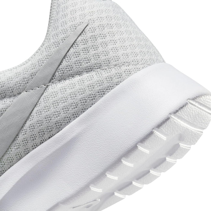 NIKE Women's WMNS Tanjun Low, Photon Dust MTLC Platinum White Volt