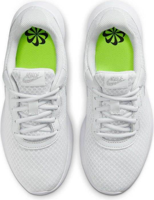 NIKE Women's WMNS Tanjun Low, Photon Dust MTLC Platinum White Volt