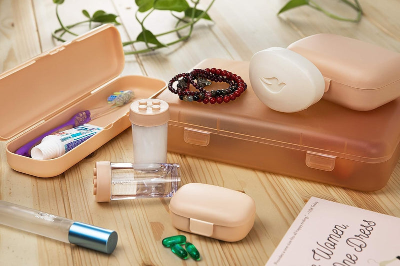4basix Travel Kit Containers, Containers for Toiletries, Cream Jars and Make Up Compartments (Pink)