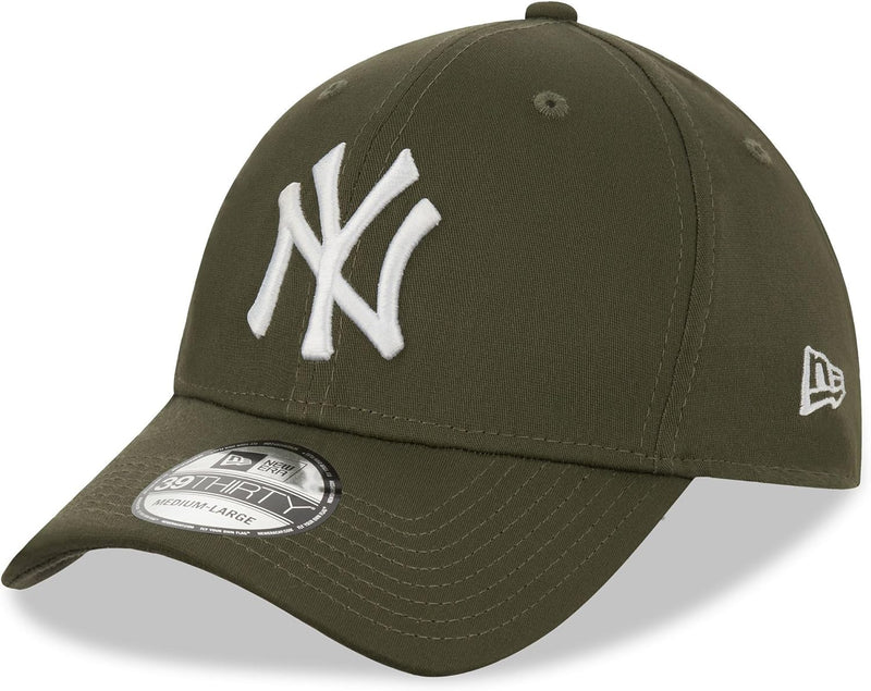 New York Yankees MLB League Essential Soft Grass 9Forty Adjustable Cap - S-M New York Yankees #34751