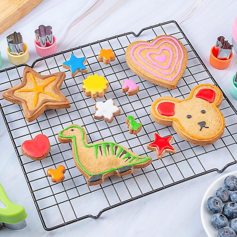 11Pcs Stainless Steel Sandwich Cookie Cutters Set Mini Vegetable Fruit Cutters Food Grade Cookie Cutter Mold for Kids Food Decoration Tools for Kitchen