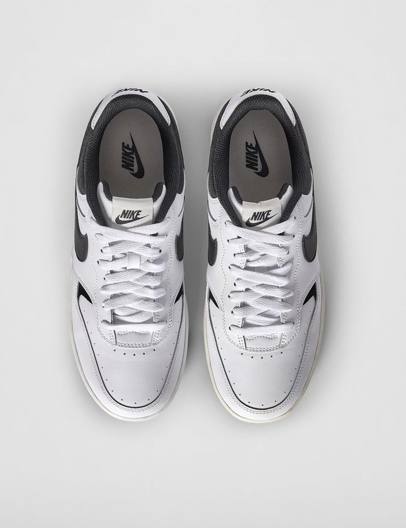 Nike Women's Gamma Force Sneaker
