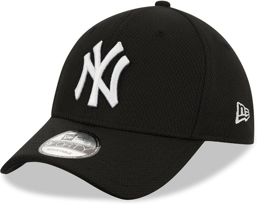 Milwaukee Bucks Black Base 9Forty Snapback Cap - Black/White