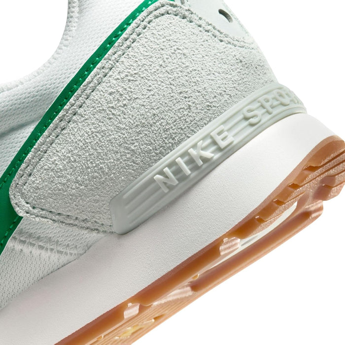 NIKE Women's WMNS Venture Runner