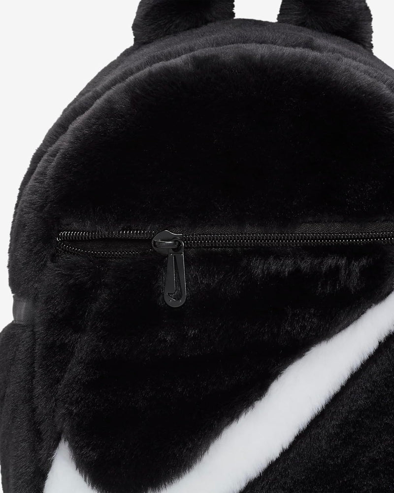 Nike womens Sportswear Futura 365 Backpacks