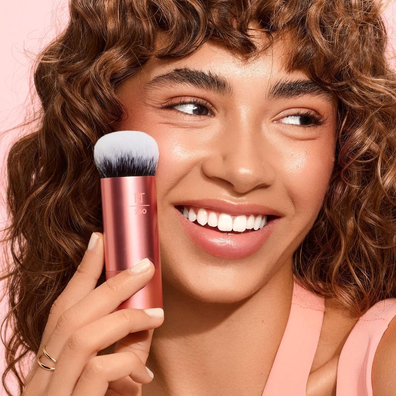 Real Techniques Bubble Blending Makeup Brush, Multipurpose Face Brush for Liquid, Cream, & Powder Products, Unique Bubble Brush Head, Synthetic Bristles, Vegan & Cruelty Free, 1 Count